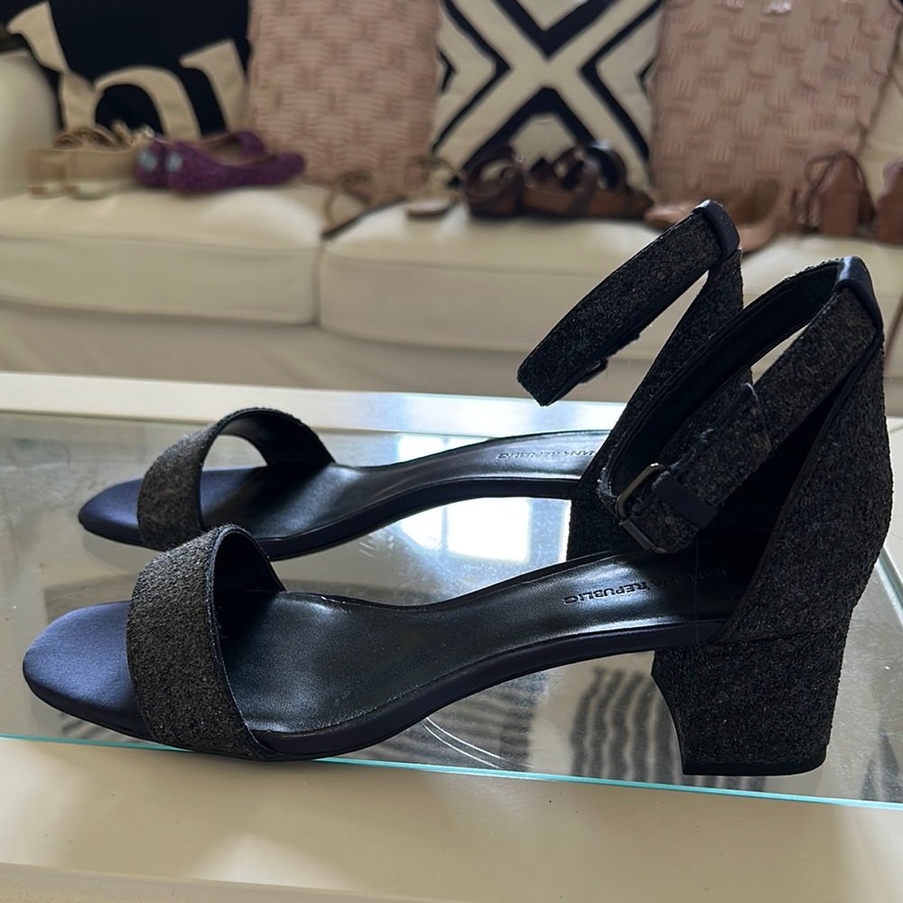 Banana Republic Blue Heels with Chic Two-Tone Design